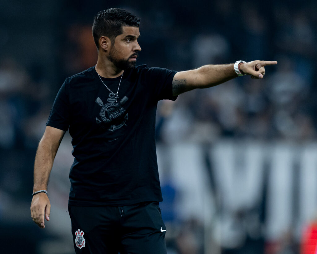 Provável Escalação do Corinthians para Enfrentar o Racing-URU no Jogo Decisivo.