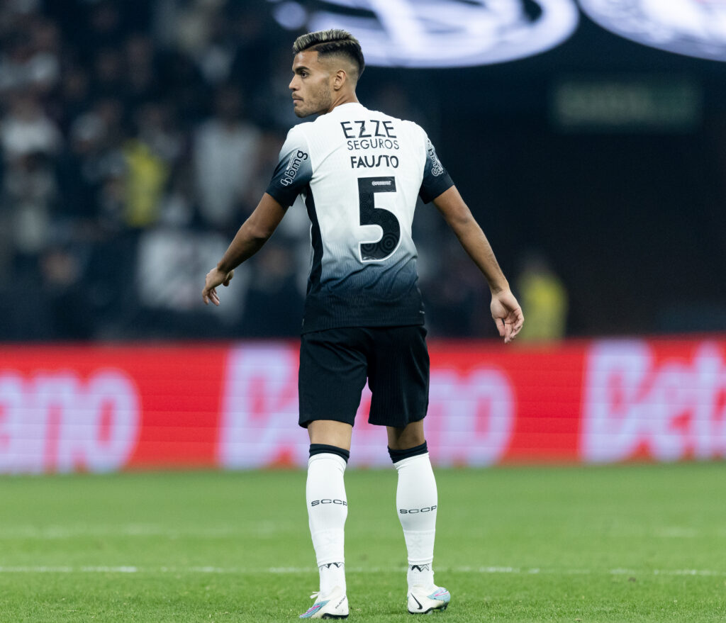 Contratação do Atlético-MG, Fausto Vera ainda busca destaque no Corinthians em 2021