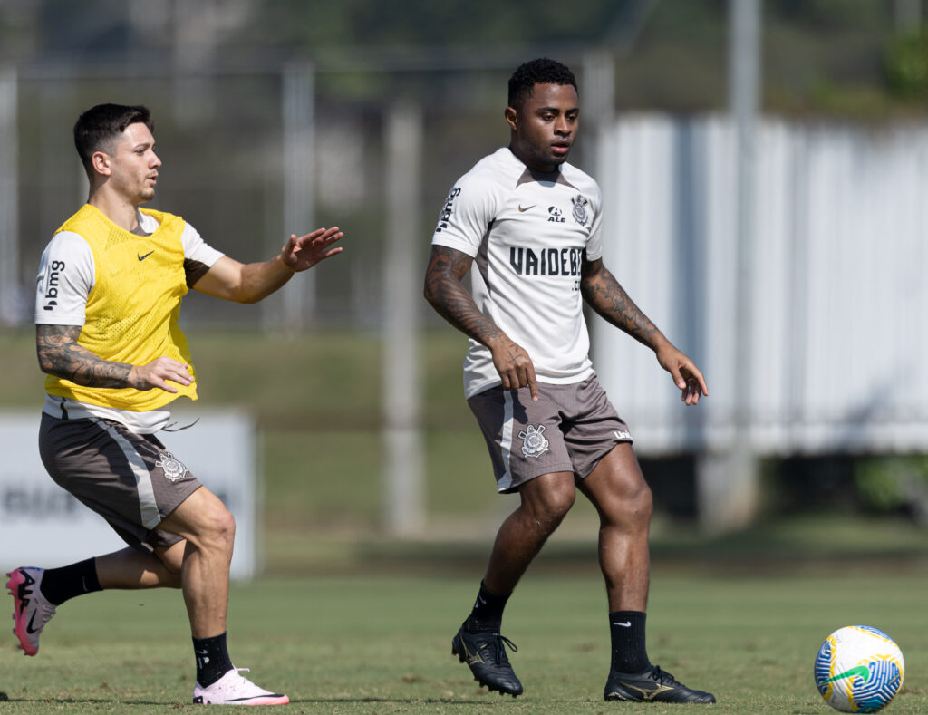 Palacios se aproxima de retorno aos gramados com o Corinthians