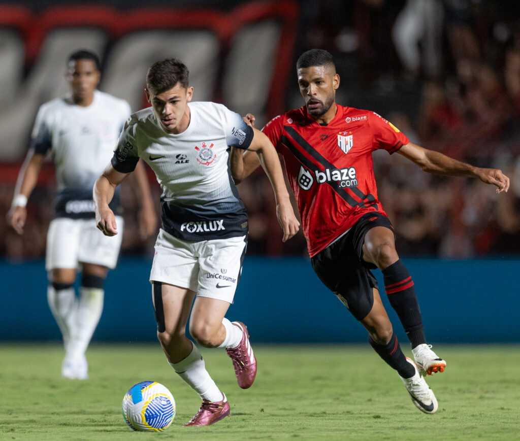 Moscardo retorna ao Corinthians após seis meses e enfrenta Atlético-GO.