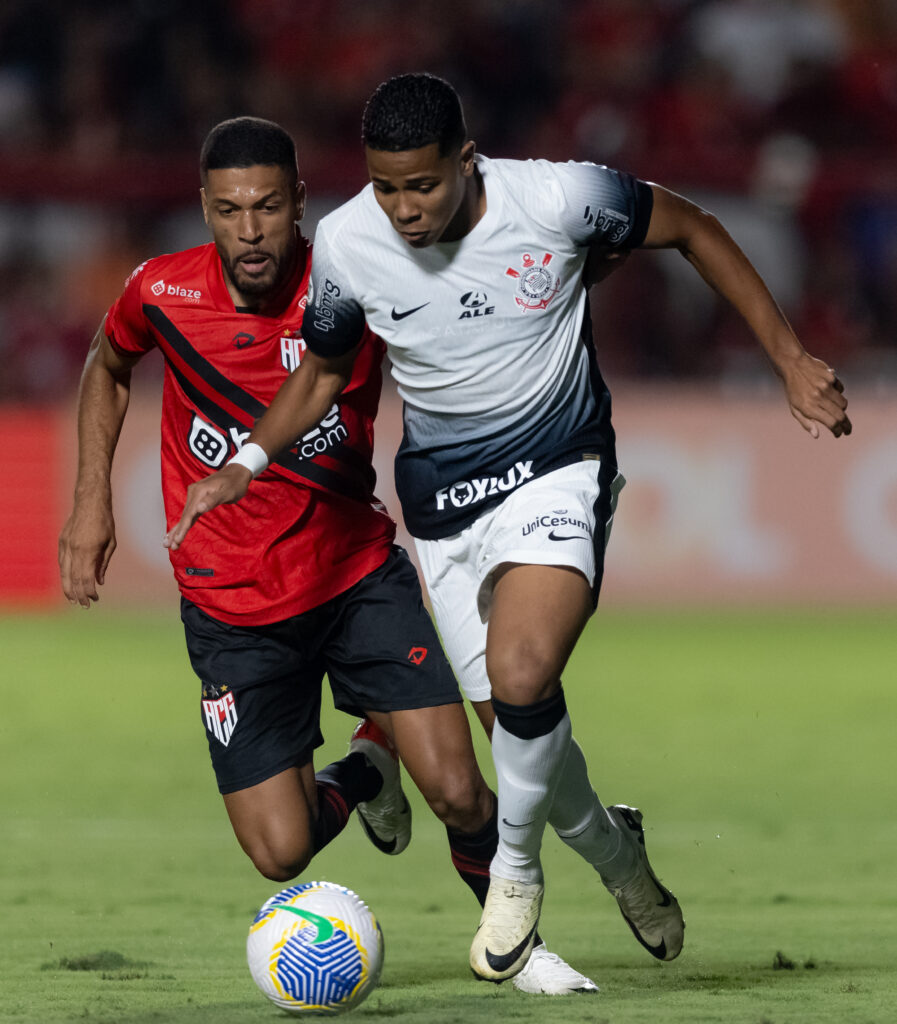 Wesley tentou alguns dribles e participou do segundo gol da equipe, mas teve atuação de pouco brilho (Foto: Rodrigo Coca/Corinthians)