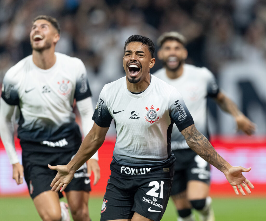 Desempenho dos jogadores do Corinthians no empate com o Cuiabá