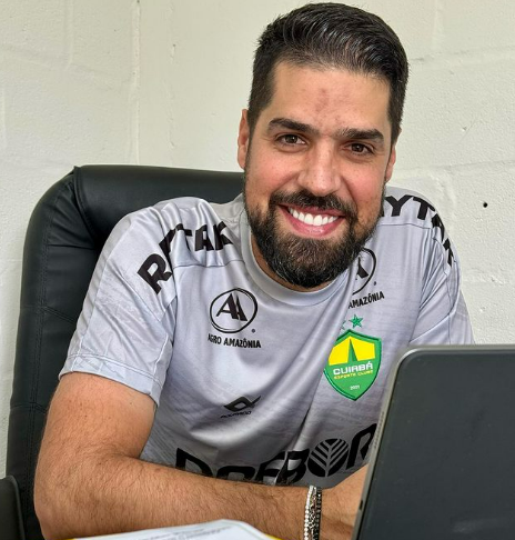 Corinthians fecha acordo com António Oliveira e aguarda assinatura para anunciar técnico.