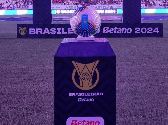 No Brasileirão, o Verdão ocupa a sexta posição com oito pontos e busca a vitória para alcançar a liderança, ocupada, no momento, pelo Flamengo. Com 10 pontos, o Athletico-PR ocupa a vice-liderança da competição. (Foto: Natan Silva / Arena Castelão)