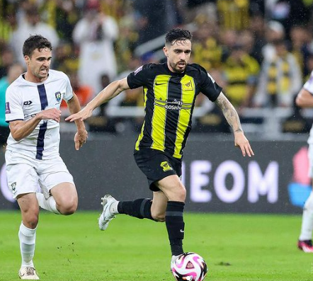 Corinthians reforça elenco com meia Coronado, ex-Al-Ittihad, para temporada.