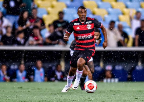 De La Cruz mira título inédito da Libertadores no Flamengo.