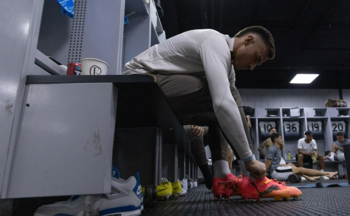 Declaração de António Oliveira sobre ausência de Carlos Miguel no jogo do Corinthians.
