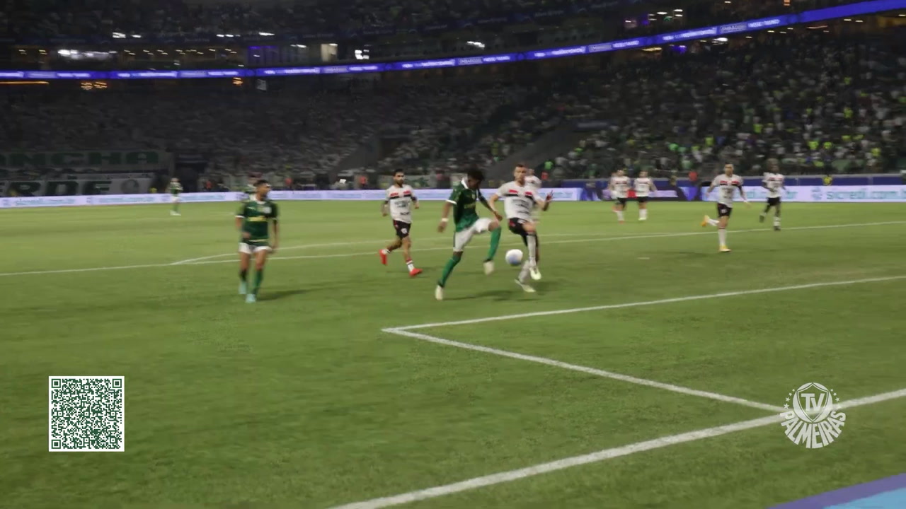 Estêvão decide e conduz Palmeiras à vitória na Copa do Brasil.