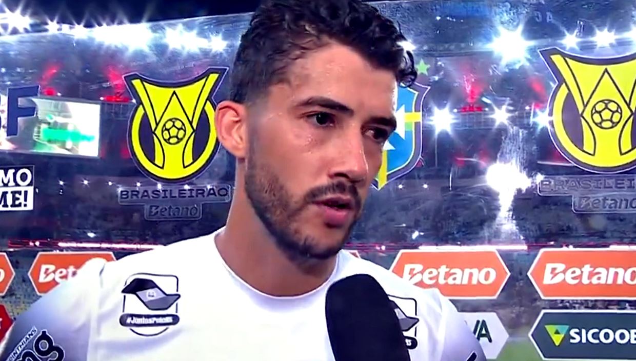 Corinthians apresenta falhas na implementação de novo esquema tático conforme Gustavo Henrique.