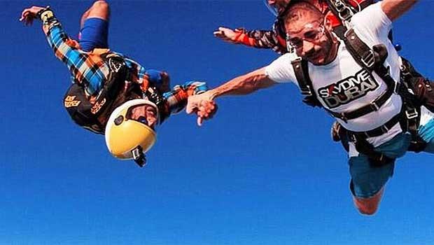 A diretoria do Real Madrid estuda multar Benzema pelo salto de paraquedas