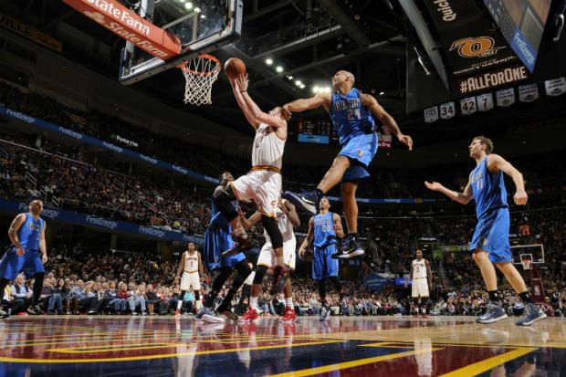 Kevin Love fez 30 pontos, mas não conseguiu quebrar a má fase do Cleveland Cavaliers
