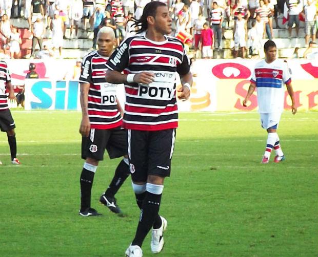 DM9 pode pintar novamente no Arruda (Foto: Jamil Gomes)