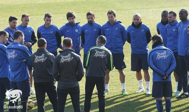 Na tentativa de se afastar da degola, Levante se prepara para duelo com La Coruña