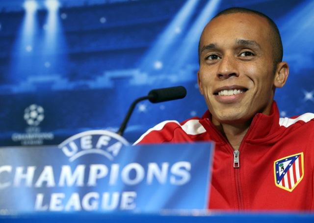 Miranda volta aos treinamentos no Atlético após se recuperar de lesão e deve ser relacionado para jogo contra o Barça