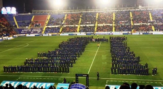 Escola do Levante se apresentou antes da partida que não teve grandes emoções