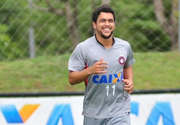 O meia Felipe retorna ao Atlético-PR após empréstimo para o Figueirense (Foto: Bruno Baggio)