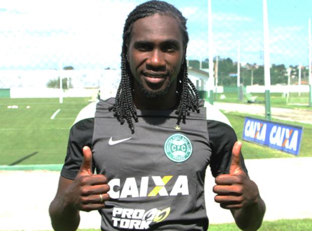 Negueba assinou contrato de dois anos com o Coritiba