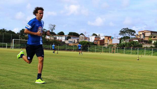 O lateral direito Rafael Galhardo estava no Bahia e chegou ao Grêmio por empréstimo do Santos