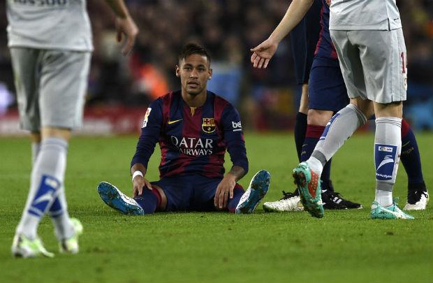 O brasileiro Neymar confirmou que não irá ao evento da Bola de Ouro da Fifa (Foto: Lluis Gene)