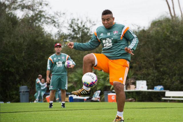 Visivelmente fora do peso, Walter treina em pré-temporada nos EUA para chegar em boas condições no Carioca