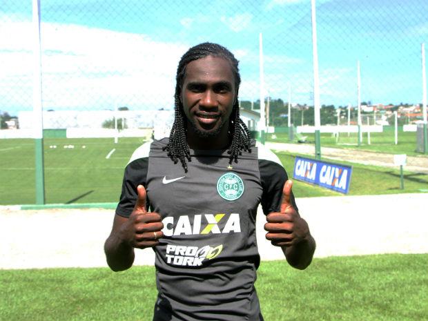 O atacante Negueba estava no Flamengo e é o novo reforço do Coritiba