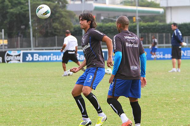 De volta ao Grêmio, Marcelo Moreno foi destaque nos treinos desta segunda-feira