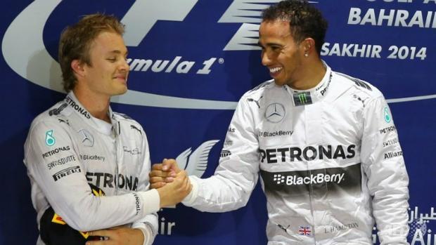 Apesar da rivalidade acirrada com Rosberg, pai de Hamilton crê em título antecipado do filho