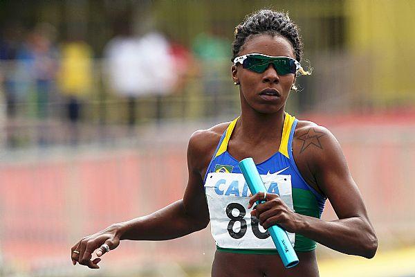 Rosângela Santos é uma das estrelas do camping de treinamento do 4x100m feminino
