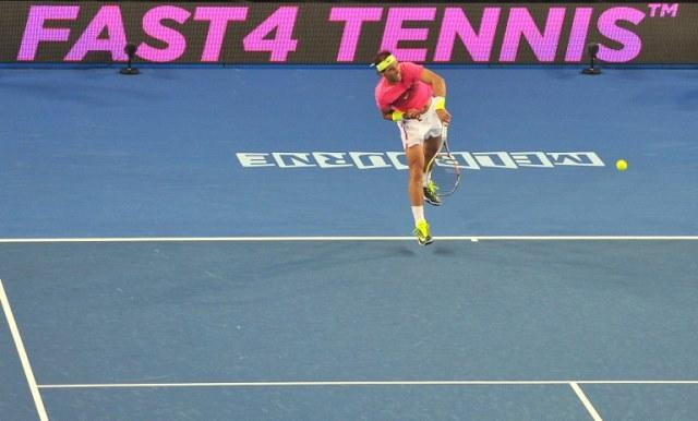 Em evento de exibição, no duelo espanhol, Nadal teve dificuldades para vencer Verdasco por 3 sets a 2