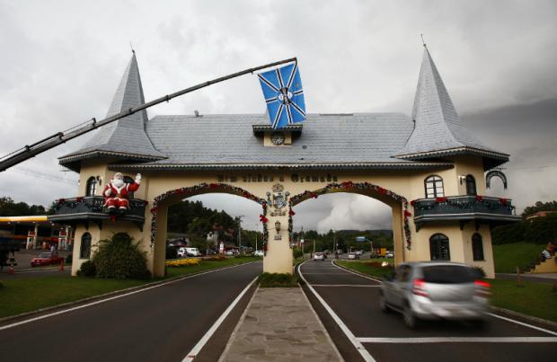 O treinamento gremista desta quarta-feira, em Gramado, foi prejudicada pela forte chuva que atingiu a cidade