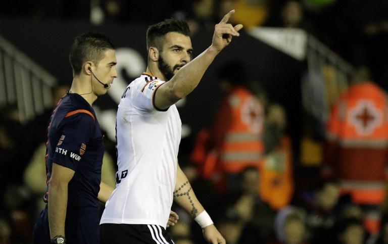 Alvaro Negredo marcou o gol da vitória do Valencia (Foto: Jose Jordan)