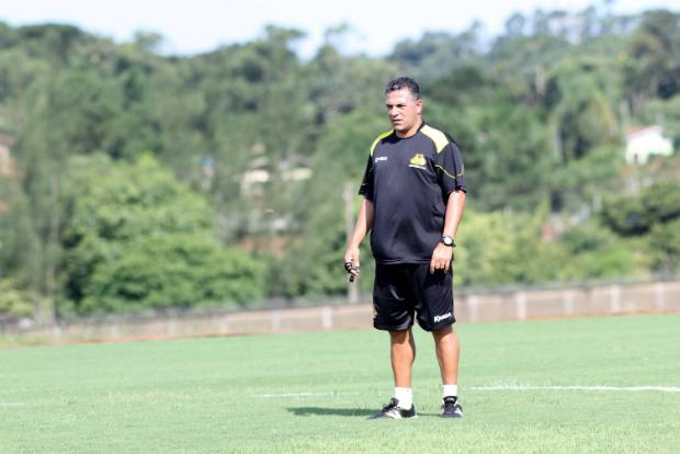 Em nome do título catarinense, o treinador do Criciúma trabalha a velocidade do grupo