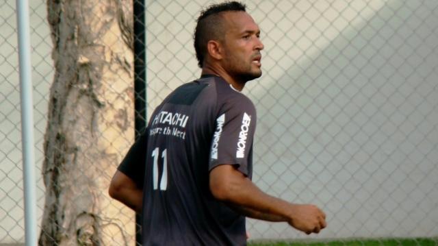 Fábio Santos está animado para reeditar dupla de ataque com Rildo (Guilherme Dorigatti/PontePress)