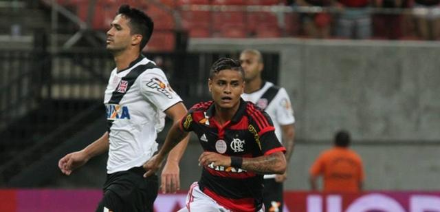Atacante Everton marcou o gol da vitória do Flamengo no clássico contra o Vasco