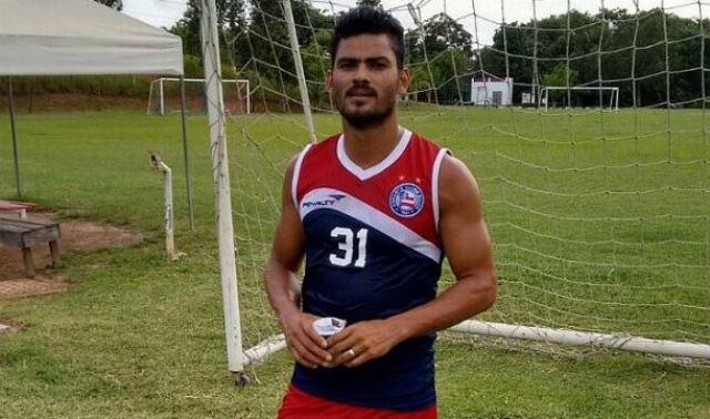 Após dez dias treinando junto com o grupo, Tony é anunciado oficialmente pelo Bahia