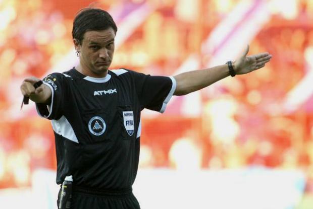 Árbitro Fifa desde 2011, Loustau apita jogos da Copa Libertadores pelo quinto ano seguido