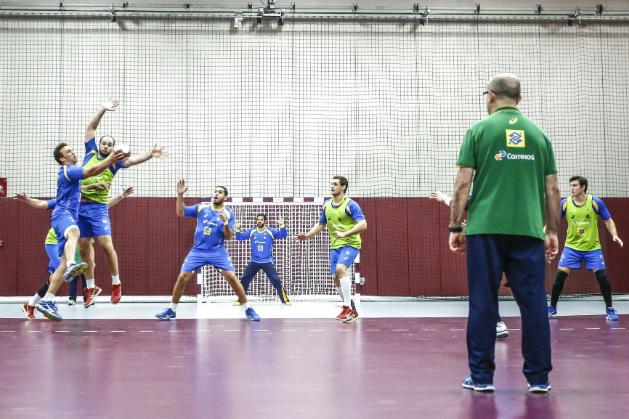 A Seleção Brasileira de handebol masculino trabalha duro para enfrentar a Croácia no próximo domingo