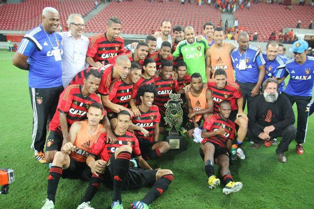 O Sport conquistou a Taça Ariano Suassuna ao vencer o Nacional-URU