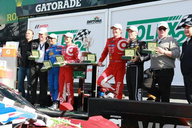 O brasileiro Tony Kanaan fez parte da equipe ganhadora das 24 Horas de Daytona