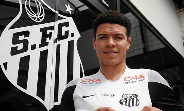 Marquinhos chega ao Santos emprestado pelo Al-Nassr por um ano