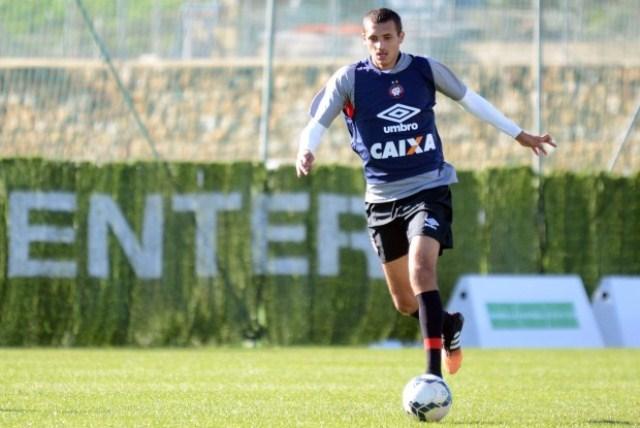 O jovem meia Bruno Mota celebra estreia no Furacão e projeta glórias futuras com a camisa rubro-negra