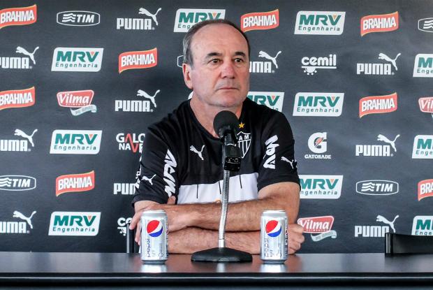 Técnico nega privilégios ou punições na concorrida briga pela titularidade no ataque do Galo