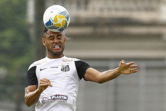 Werley promete muito empenho para fazer valer o peso da camisa 2 no Santos, antes do capitão Edu Dracena