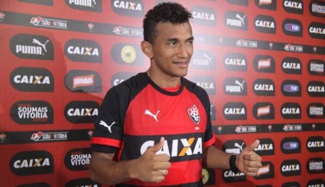 Recém-chegado ao Vitória, o atacante Rogério já vem se destacando pelo clube, mas não sabe se estará pronto para a estreia do estadual