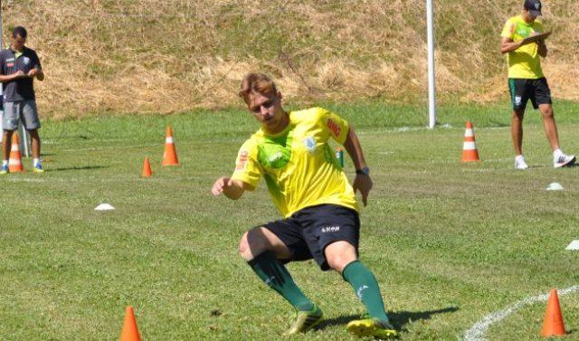 “Nós sempre queremos jogar, eu me sinto muito bem para isso”, afirmou o volante Luís Felipe