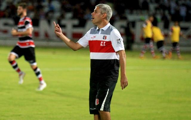 O técnico Ricardinho prefere manter a cautela com os jovens Raniel e Williams, que despontaram na Copinha