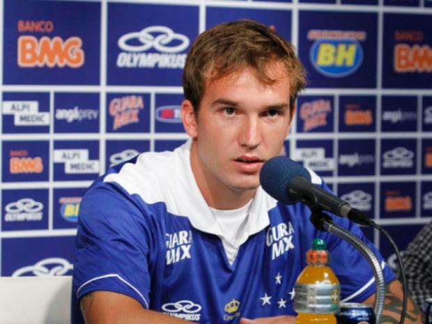 A negociação de Lucas Silva pode abrir espaço para Willian Farias na Raposa (Foto: Washington Alves/Light Press)