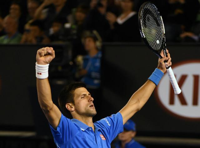 Menos desgastado que o suíço, Djokovic sobra no set decisivo e garante vaga na final ao vencer por 6 a 0