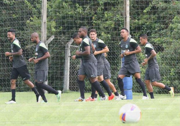 O Coritiba inicia sua caminhada no Paranaense contra o Nacional