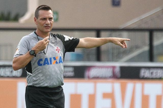 Mesmo com o mistério adotado, Doriva deve configurar o Vasco no esquema 4-5-1 para enfrentar a Cabofriense